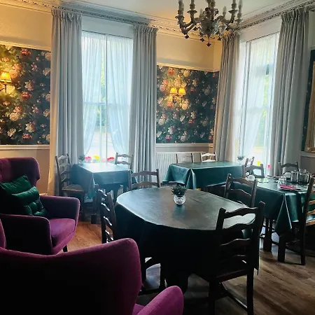 Ashleigh House بيت ضيافة *